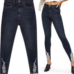 Top Jaime high waisted jeans. Vintage wash blue